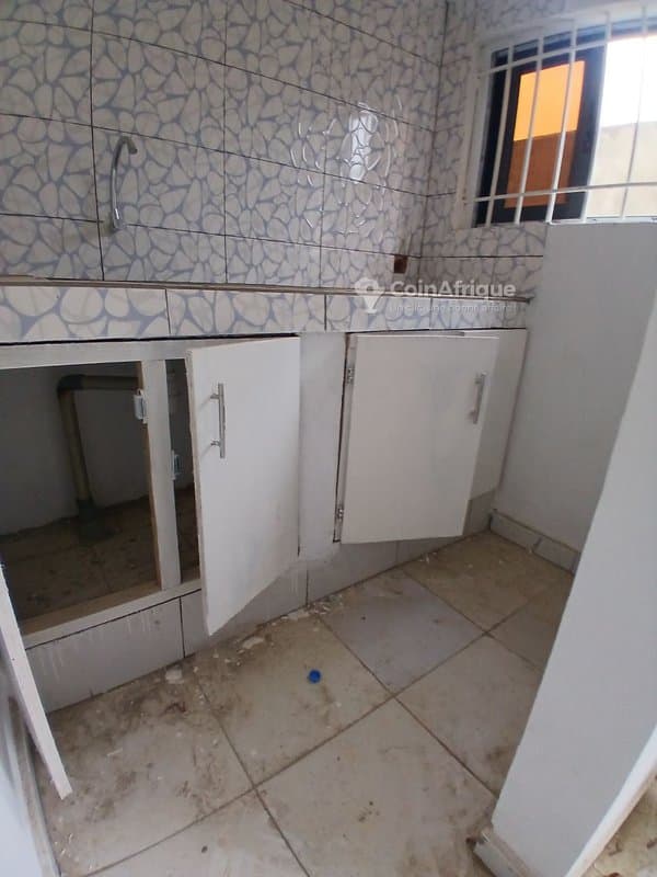 Location studio à cocody riviera palmeraie saint viateur nouvelle constructions derrière la cité sipim4 aurez de chaussée visite 5000f loyer 1. 85 mille x5 loyer 2. — photo 3