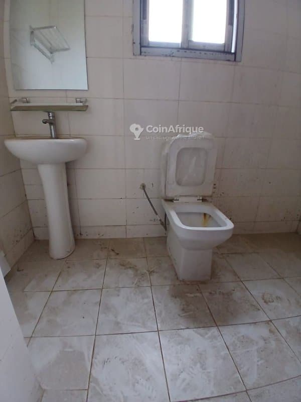 Location appartement 4 pièces à Cocody angré nouveau chu djorogobiité 1 au 2er — photo 5