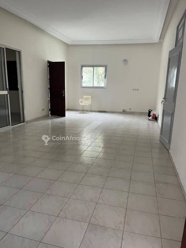 Location villa duplex 5 pieces à Cocody 2plateaux 7eme tranche — photo 3