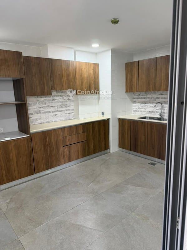 Location appartements 03 pièces - Marcory zone 4 rue du canal — photo 3