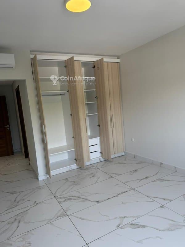 Location appartements 03 pièces - Marcory zone 4 rue du canal — photo 5
