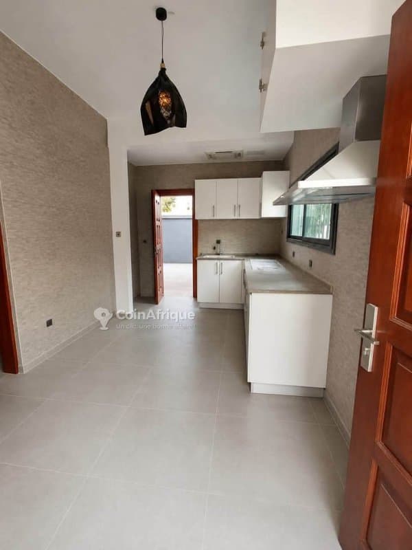 Location villa duplex 7 pieces à Cocody Rivera faya jule vene — photo 3