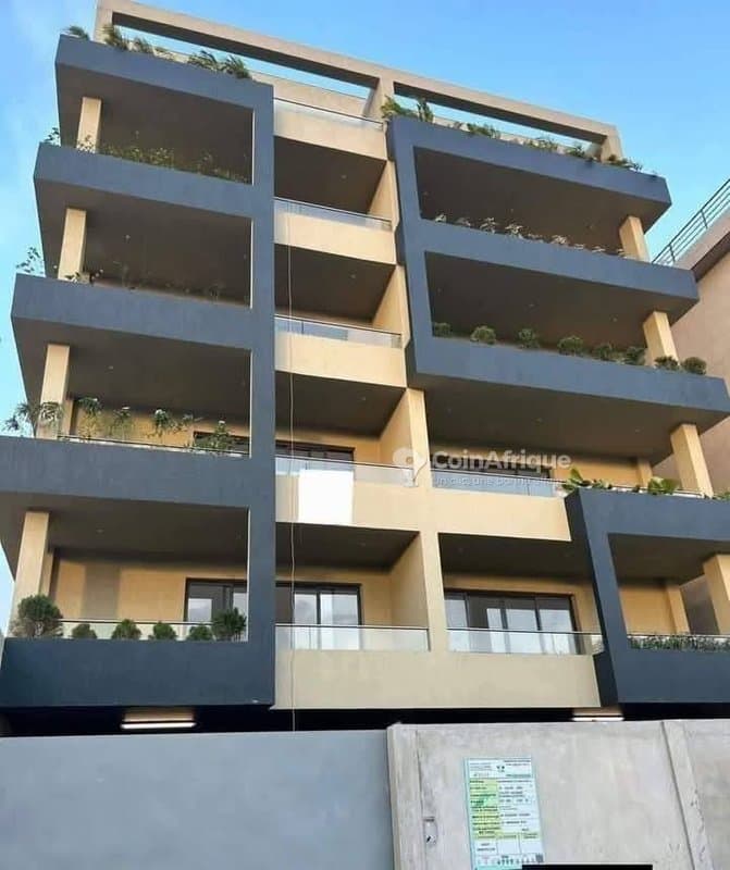 Location appartements 5 pièces rivera 3 triangle avec ascenseur- Cocody