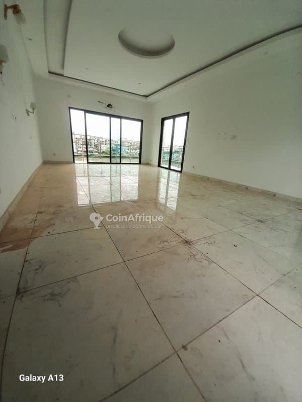 Location villa duplex 5 pièces à Cocody-angré 8ème teanche — photo 2