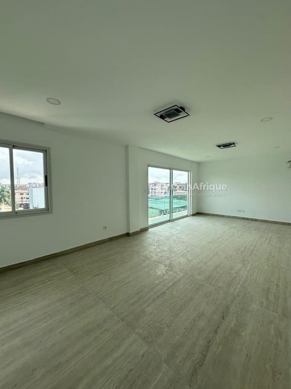 Location 8 appartements haut standing 4 pièces - — photo 5