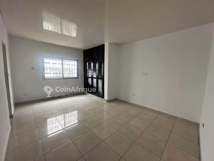 Location villa basse 5 pièces avec piscine | Cocody Riviera 3 lycée français — photo 5