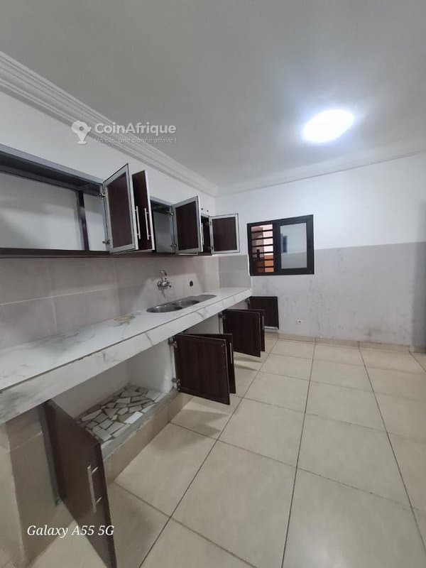 Location appartement 3 pièces à Cocody-angré 8ème tranche — photo 3