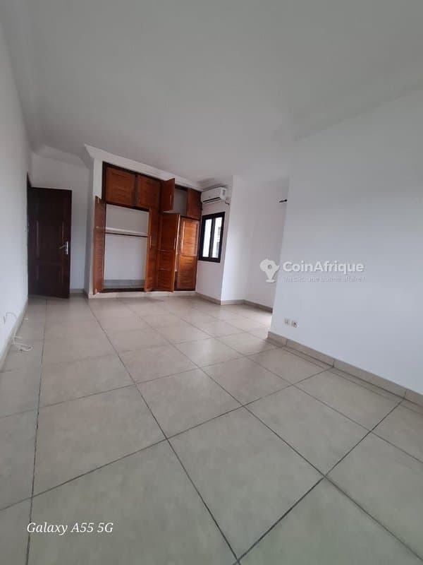 Location appartement 3 pièces à Cocody-angré 8ème tranche — photo 4