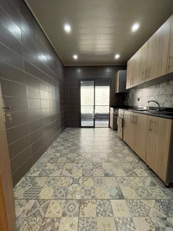 Location appartement 4 pièces à Cocody rivera triangle non loin de la clinique saint viateur a 5min des écoles française et américaine au 2ème étage avec ascenseur — photo 2