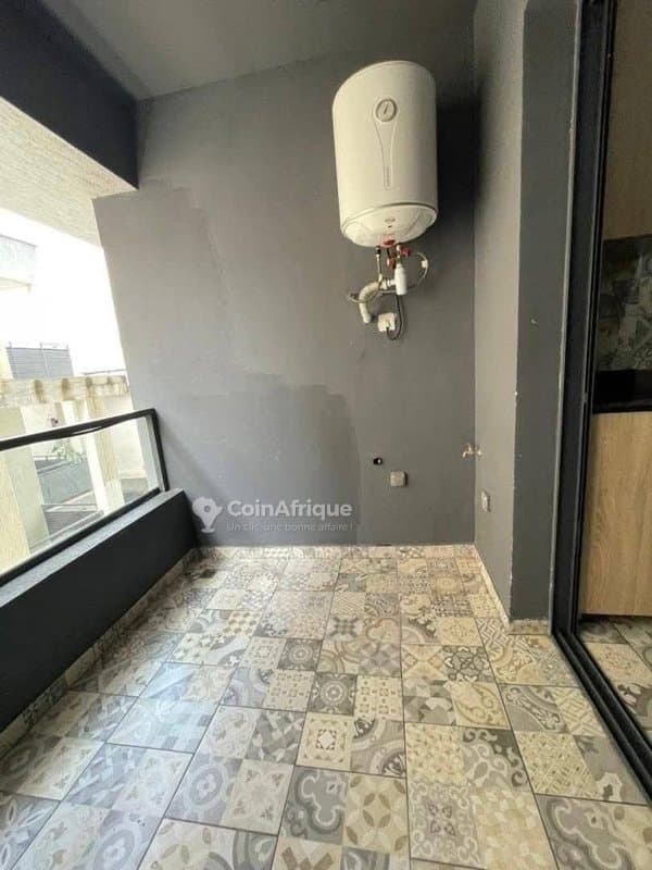 Location appartement 4 pièces à Cocody rivera triangle non loin de la clinique saint viateur a 5min des écoles française et américaine au 2ème étage avec ascenseur — photo 4