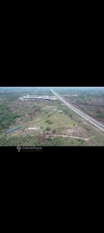Parcelle 40 hectares avec t.f. en bordure de l'autoroute à Toumodi — photo 2