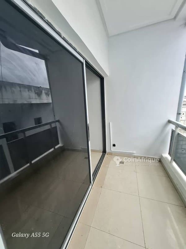 Location appartement 3 pièces à Angre 8è tranche — photo 2