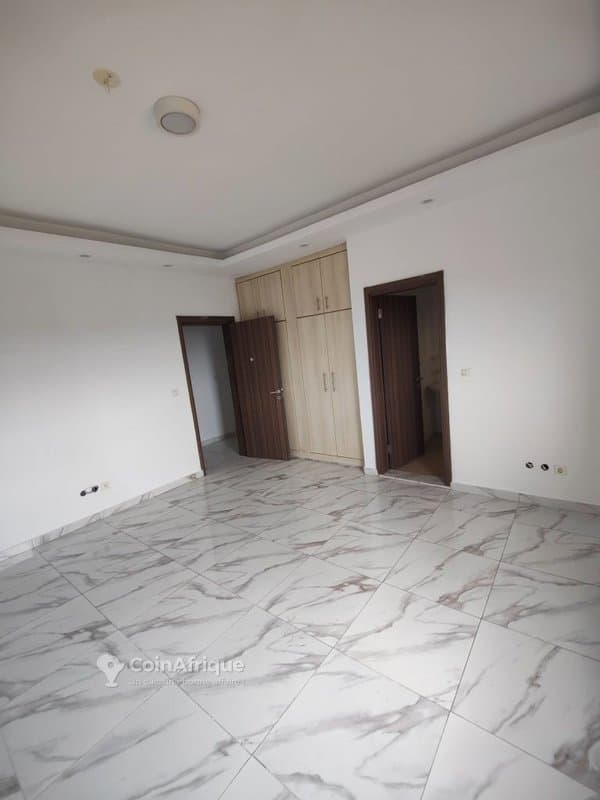 Location appartement 4 pièces à Riviera 4 M'badon — photo 2