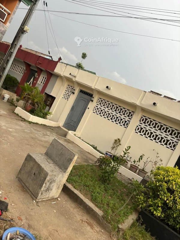 Location villa basse 5 pièces à Angré 8ᵉ Tranche
