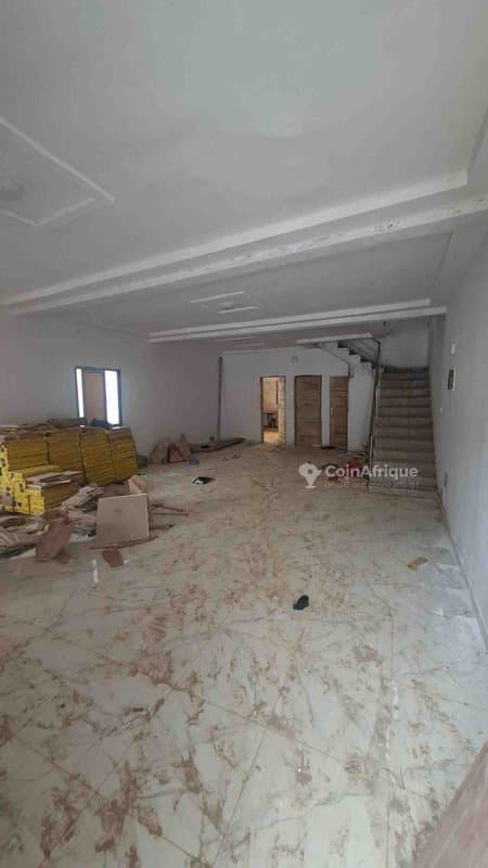 Vente villas 4 pièces - Cocody zone efrata cité belle espérance