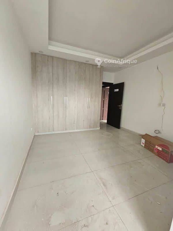 Location appartement 4 pièces à Cocody centre — photo 2