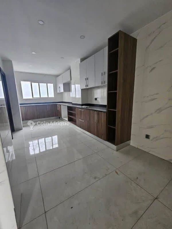 Location appartement 4 pièces à Cocody centre — photo 3
