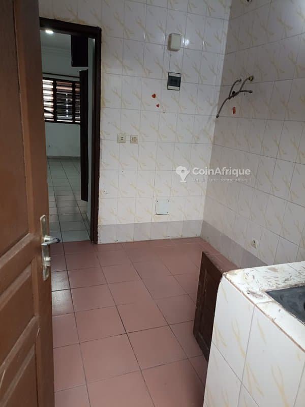 Location appartement 4 pièces à Cocody centre — photo 4