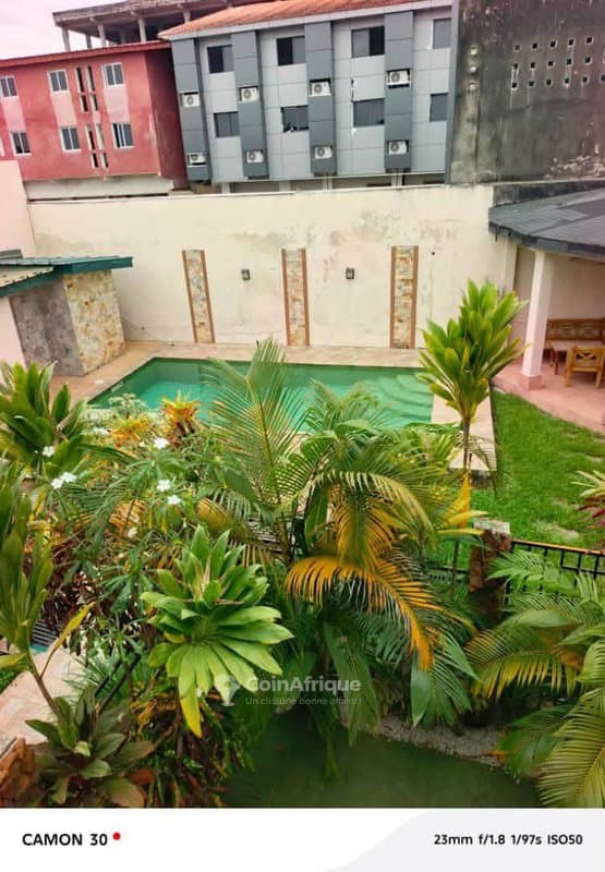 Location villa duplex 4 pieces à Angré 8eme tranche dans la Cité star 12 Avec Piscine — photo 3