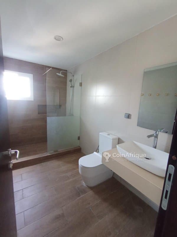 location appartement de standing 4 pièces + dépendance - cocody lycée mermoz — photo 3