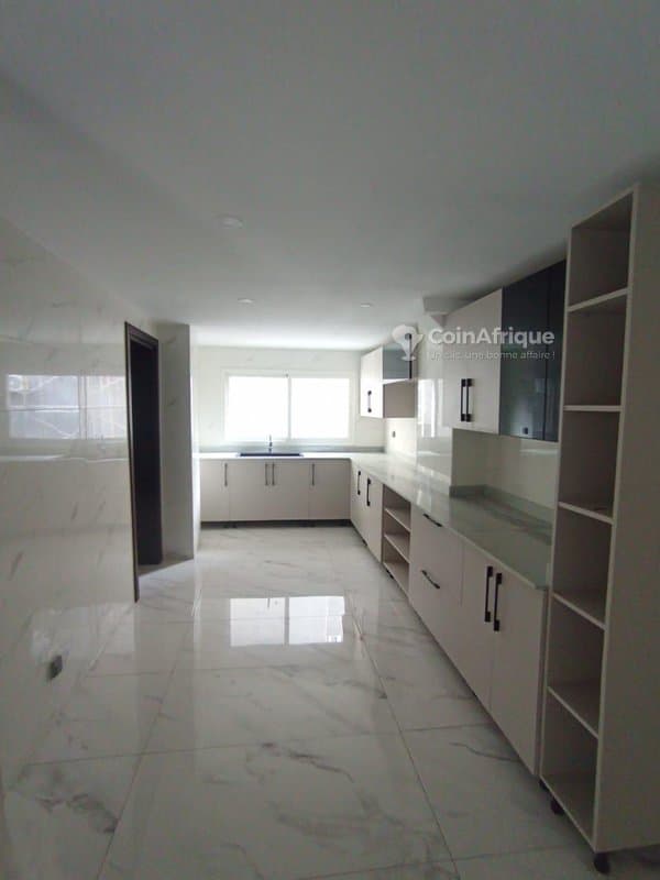 location appartement de standing 4 pièces + dépendance - cocody lycée mermoz — photo 4