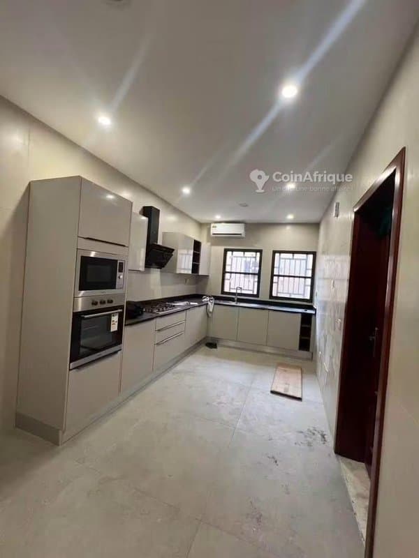 Location villa duplex 6 pièces avec piscine & jardin | cocody 2 plateaux vallon — photo 2