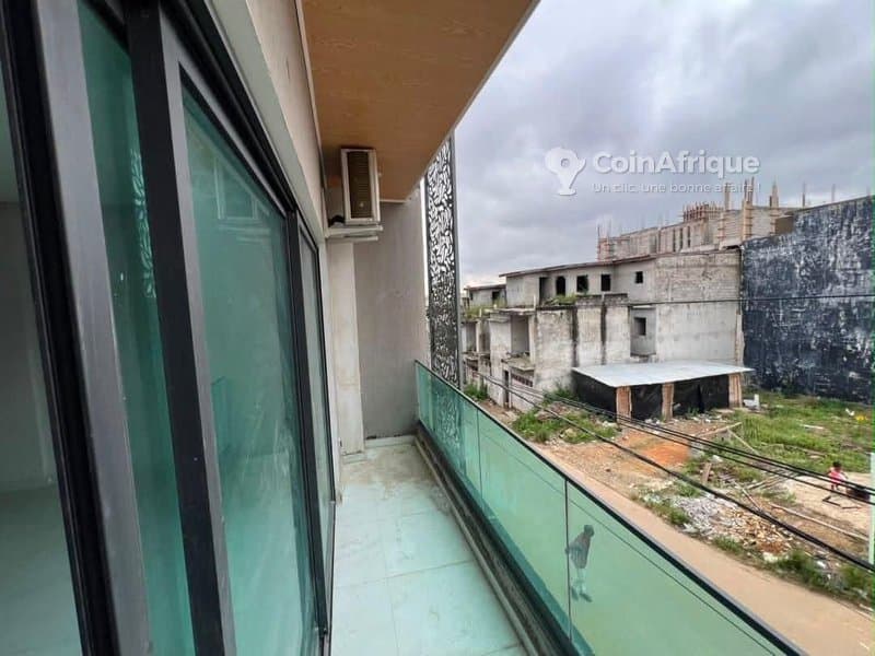 Location appartement 4 pièces à cocody rivera palmeraie non loin de quik market au 2ème et 3ème étage — photo 4