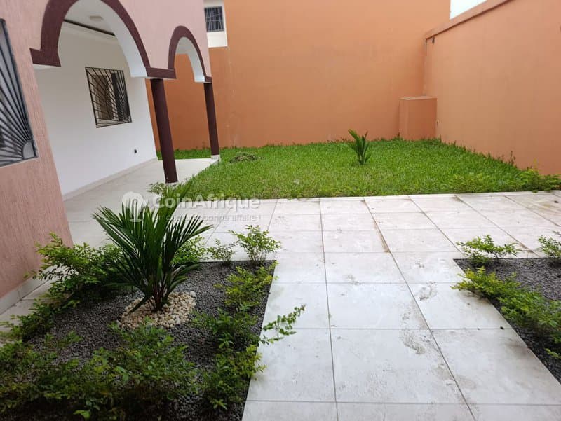 Location villa duplex 6 pièces - Cocody - Riviera Attoban — photo 2