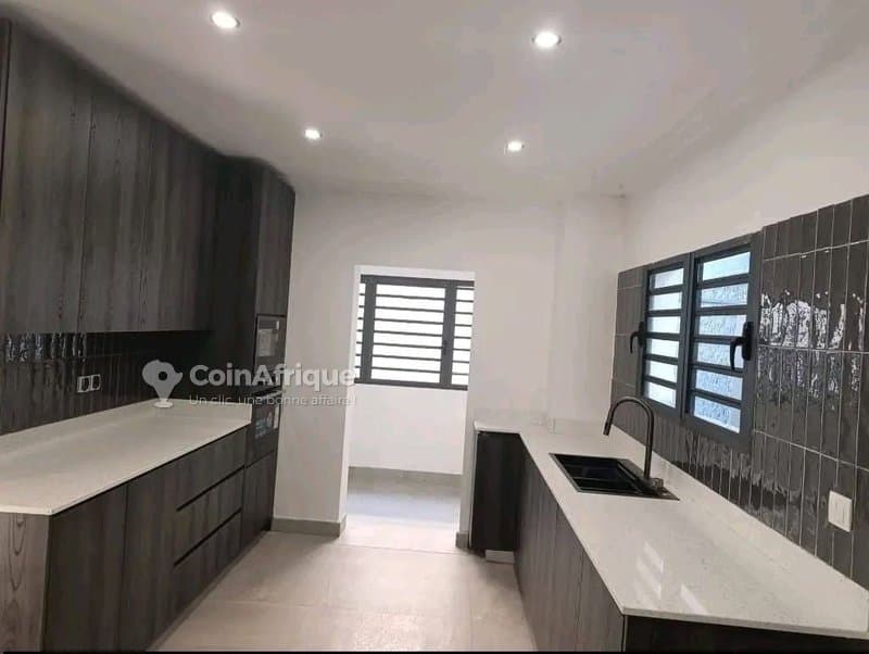 Vente villa triplex 9 pièces - Angré — photo 3