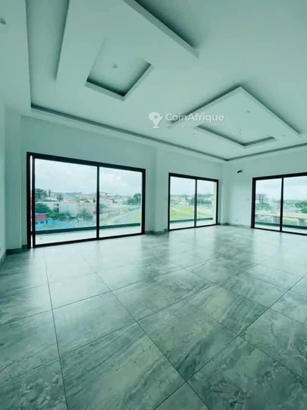 location appartements 5 pièces rivera 3 triangle- cocody — photo 4