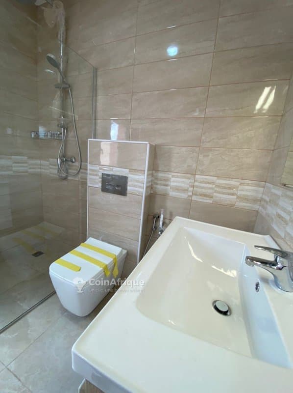 Location appartement 3 pièces avec piscine Cocody Riviera 2 — photo 2