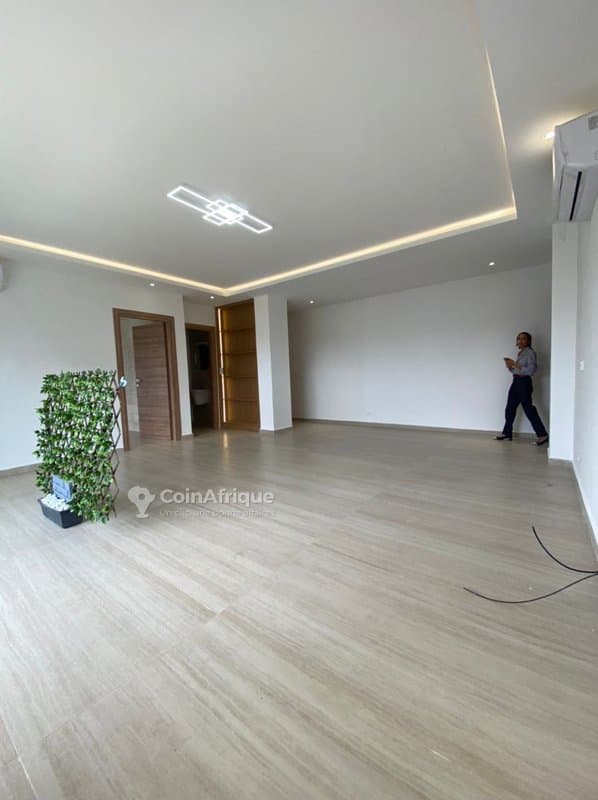 Location appartement 3 pièces avec piscine Cocody Riviera 2 — photo 5