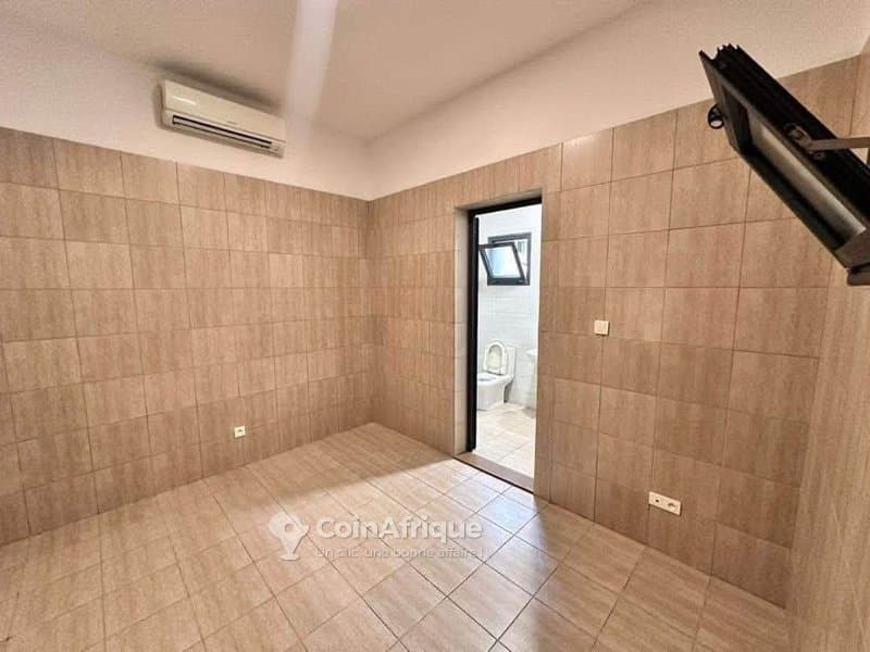 Location appartement 4 pièces à Cocody Danga — photo 3