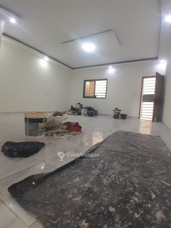 Location appartements 3pièces bon standing au rez-de-chaussée & 4éme étages à Cocody Angré djorogobité 1