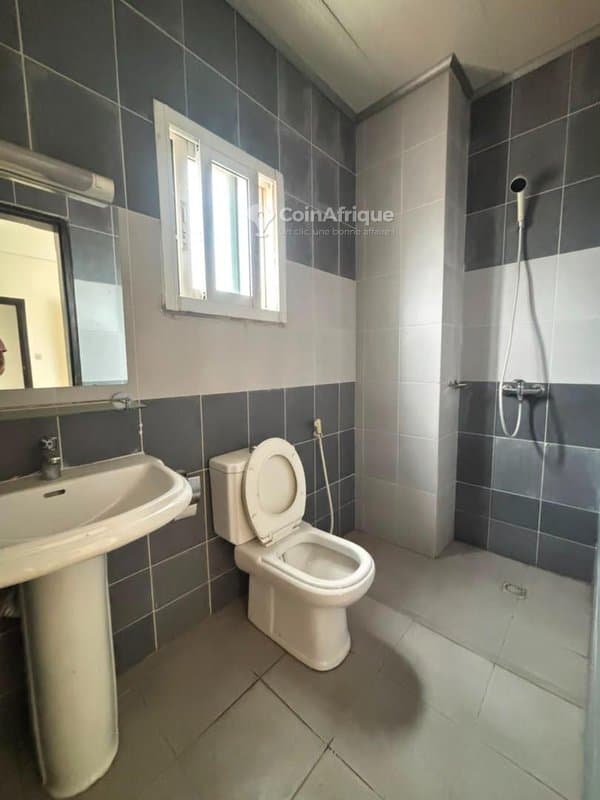 Location appartement standing 4 pièces - Cocody 2 Plateaux 8eme tranche — photo 3