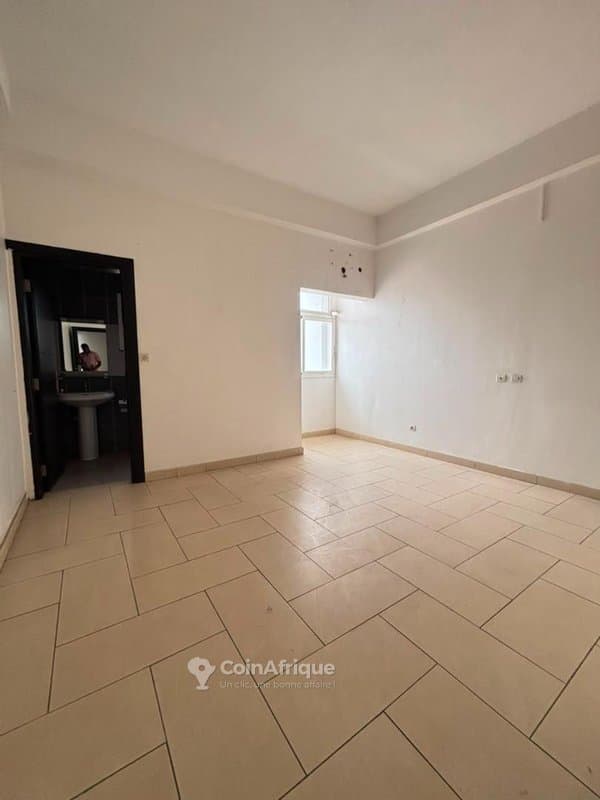 Location appartement standing 4 pièces - Cocody 2 Plateaux 8eme tranche — photo 5