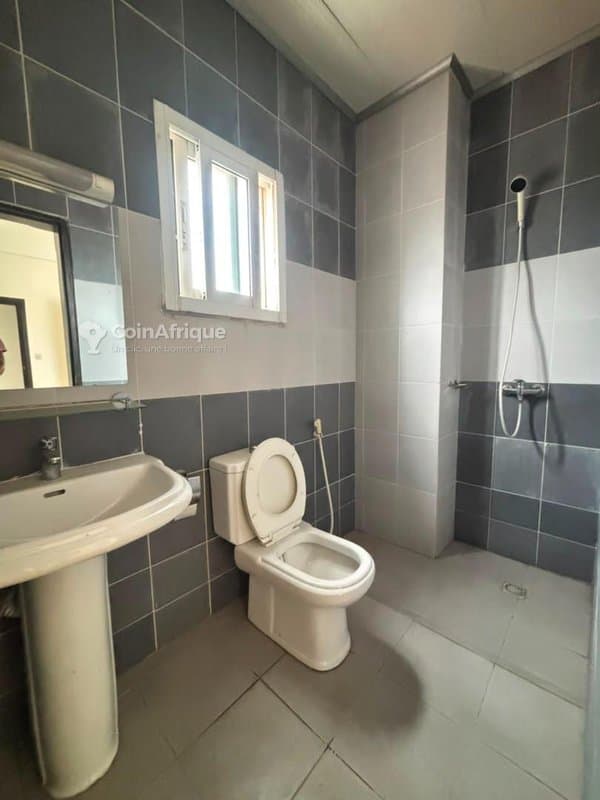 Location appartement standing 4 pièces - Cocody 2 plateaux 8eme tranche — photo 4