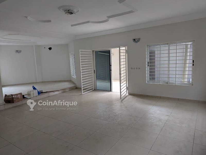 Location villa duplex à la Riviera 4 dans la cité synacassy — photo 5