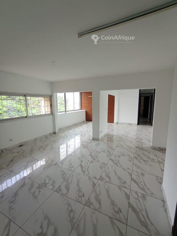 Location appartement de standing 4 pièces - Cocody 2 plateaux vallon claire fontaine — photo 2