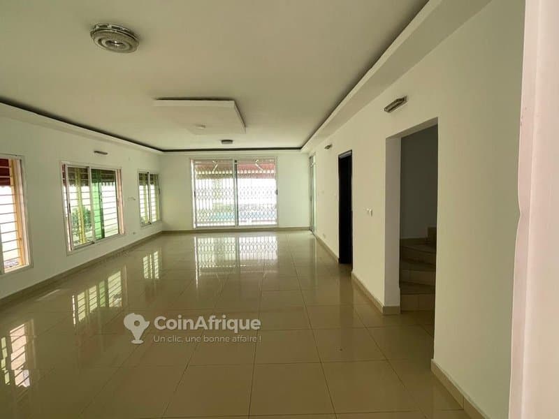Location villa 6 pièces à Cocody-Angré — photo 3