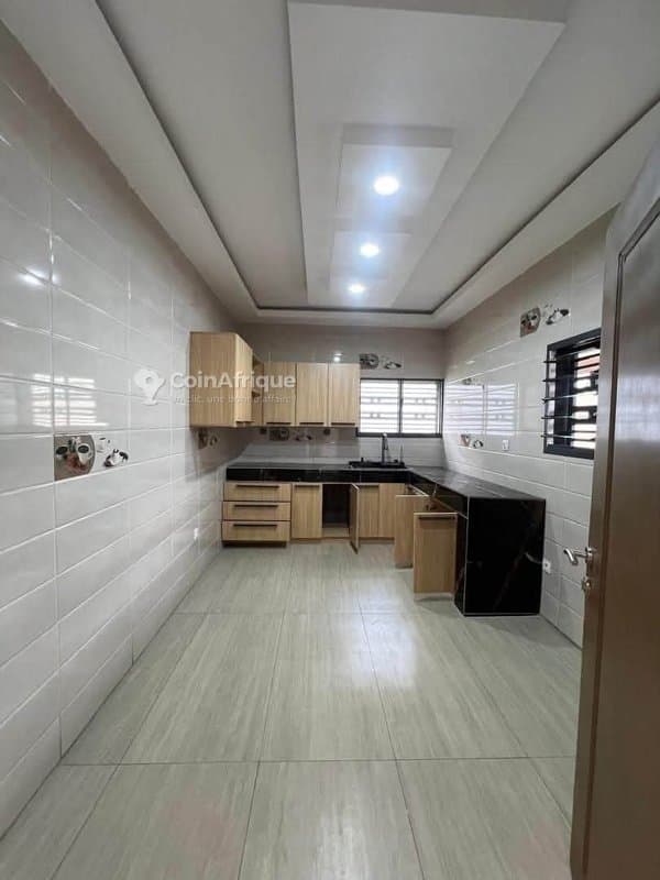Location villa duplex 7 pièces à Angré djorobite 1 — photo 3