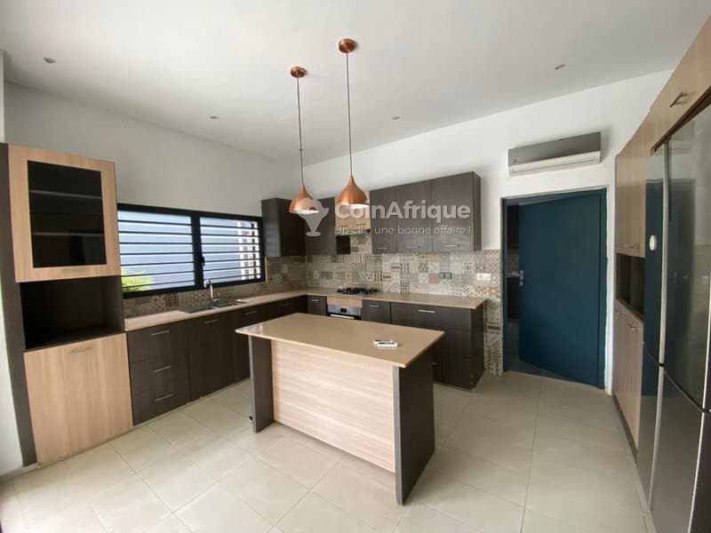 Location villa 8 pièces à Riviera 4 — photo 2
