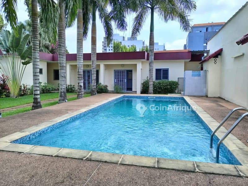 Location villa duplex 6 pièces à Cocody Mermoz une Villa duplex moderne de 6 pièces superficie 900M² document ACD PRIX de vente 1.2 milliard visite possible à tous moment — photo 2