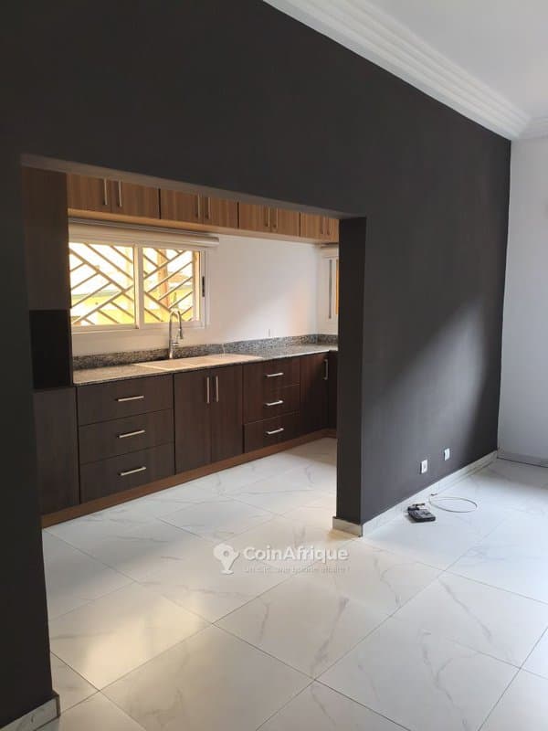 Location appartement 3 pièces à Cocody Riviera 4 — photo 2