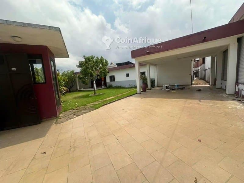 Location villas 5 pièces à Cocody Riviera 3 — photo 3