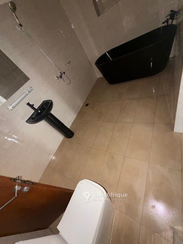 Location villa duplex 8 piece à Cocody rivera Bonoumin non loin d'Abidjan mool — photo 2
