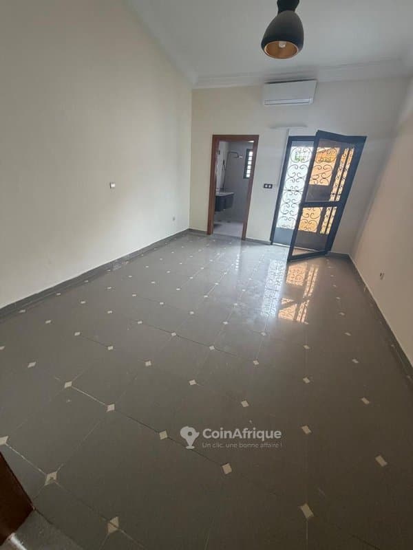 Location villa duplex 8 piece à Cocody rivera Bonoumin non loin d'Abidjan mool — photo 5