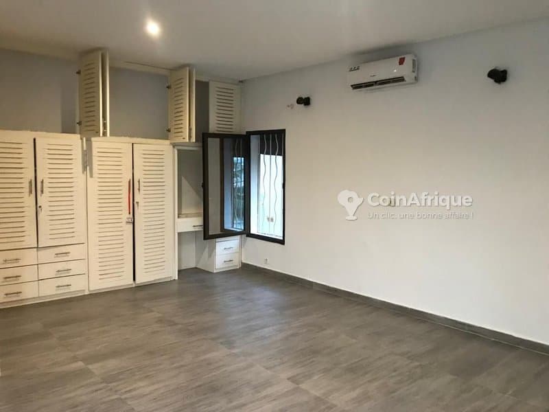 Location villa duplex 6 pièces à Cocody angre bessikoi cité ecobank — photo 4