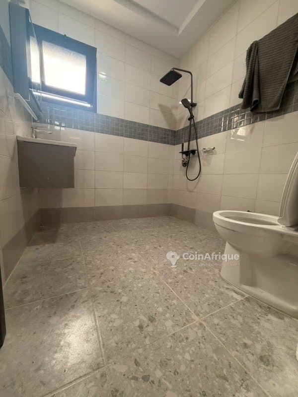 Location appartement 5 pièces Riviera 4 M'badon — photo 2