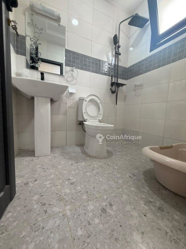 Location appartement 5 pièces Riviera 4 M'badon — photo 3